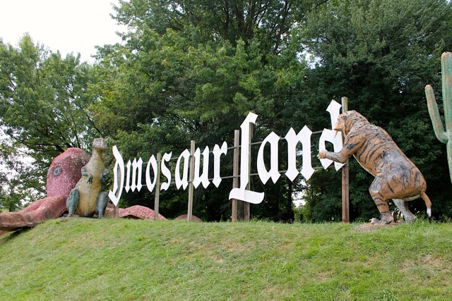 dinosaur-land-1