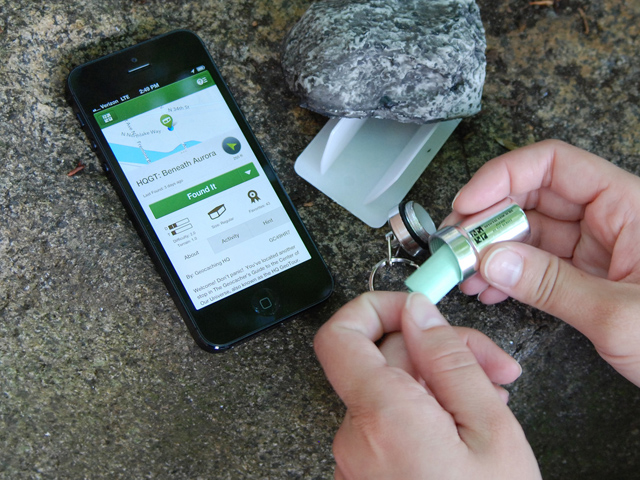 geocaching-app-container-rock