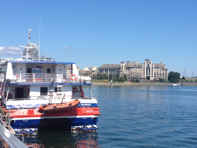 Clipper and hotel Victoria