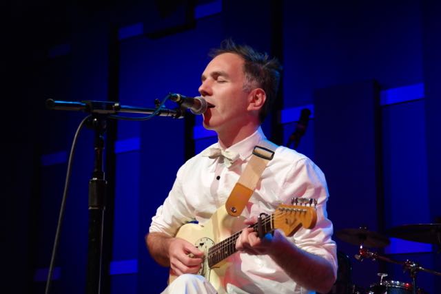 walter-martin-holiday-show-joes-pub