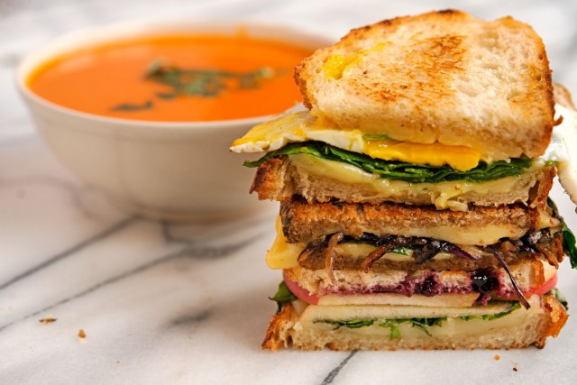 grilled cheese with apple and jam