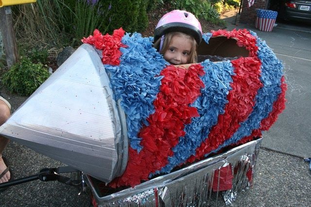 redrocketfloat_megancooley_kiddieparade_fourthofjuly_national_redtricycle