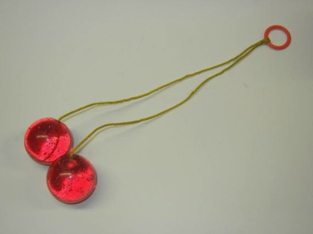 clackers_oldtoys_sidewalkfun_national_redtricycle
