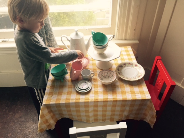 henrik tea party alice