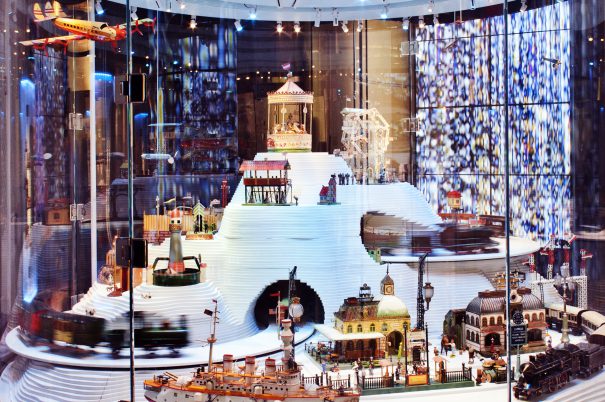 1-holiday-express-2016-rotunda