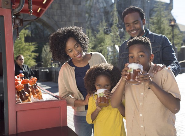 Family with Butterbeer at WWoHP USH - Photo Credit Nathaniel Chadwick
