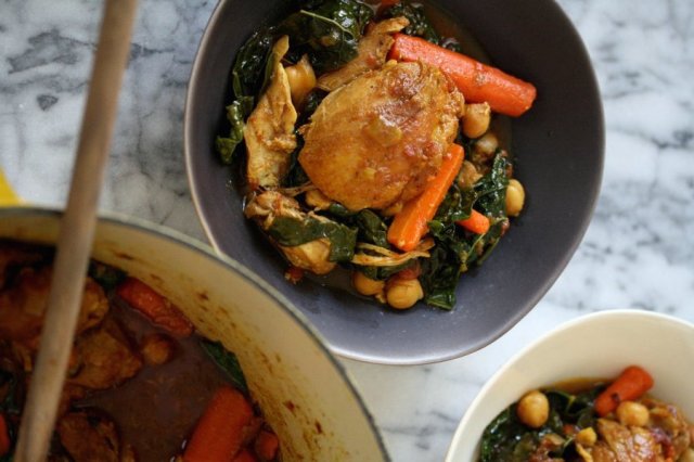 A bowl of tagine made from a slow cooker is ready to serve