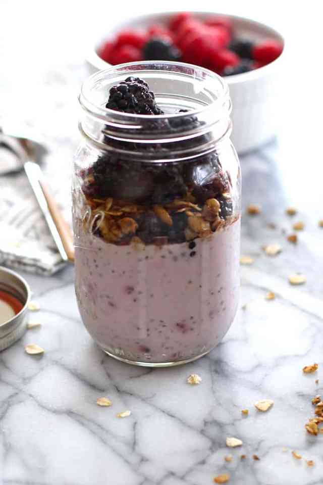 berry chia overnight oats