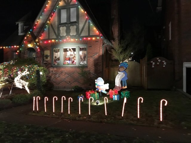 seattle christmas lights ravenna candy cane lane