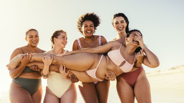 women rocking a mom bod