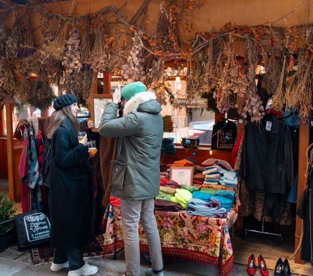 nyc holiday markets