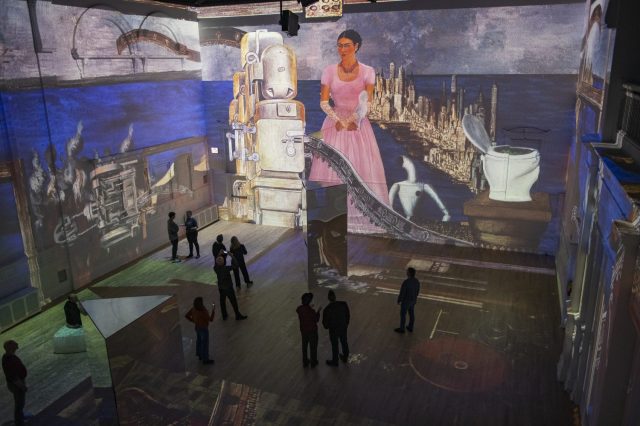 exhibits and activities in chicago, Frida Kahlo exhibit, chicago immersive exhibits, chicago exhibits, art exhibits in chicago