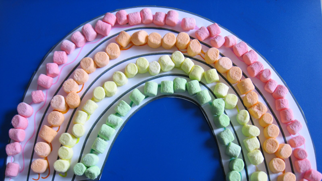 marshmallow rainbow is a fun St. Patrick's Day craft