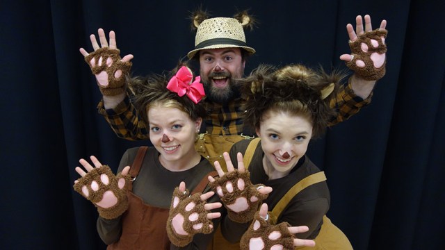 Actors in a show for kids in NYC 