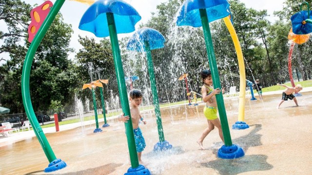 things to do with kids in Atlanta include splash pads like this one at a state park