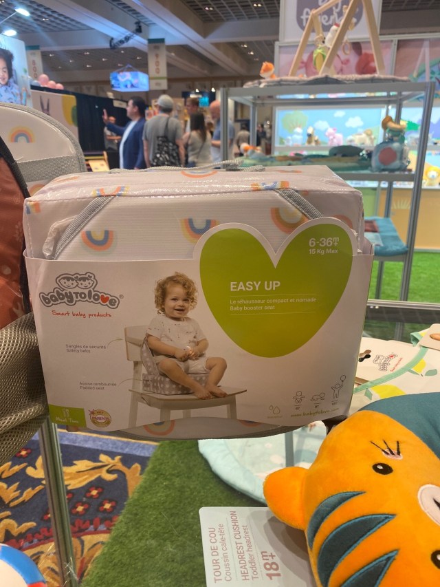 babytolove has a great travel high chair, one of the best baby and parenting products