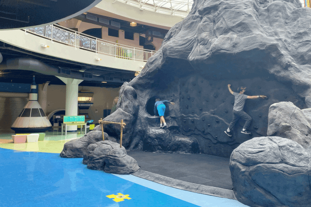 children playing a Puerto Rico children's museum