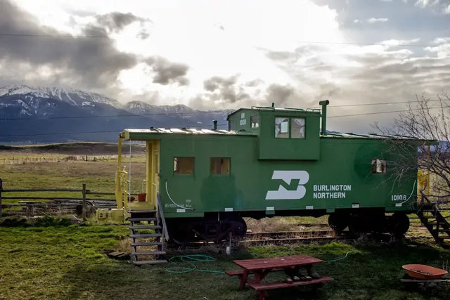 green caboose unique vacation rental