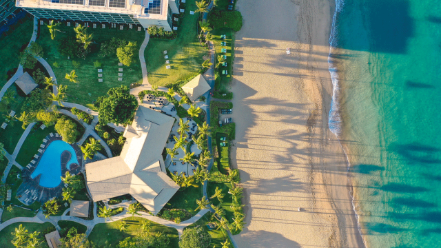 above photo of the Ka'anapali Beach Hotel