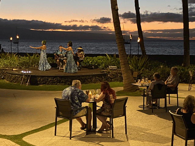 dinner at the Ka'anapali Beach Hotel