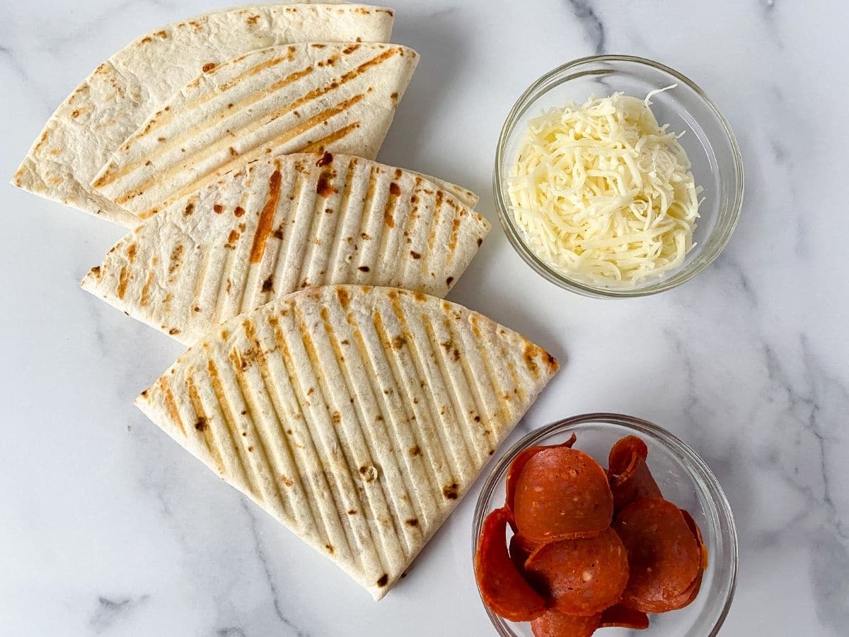 this pizza pizza is an easy dinner recipe for kids