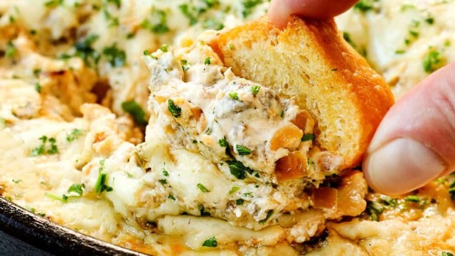 This Phily cheesesteak dip is an easy dip recipe