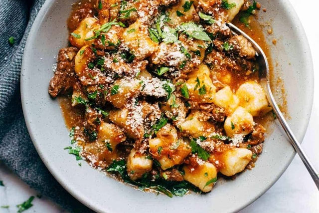 Pinch of Yum 5 ingredient short rib ragu