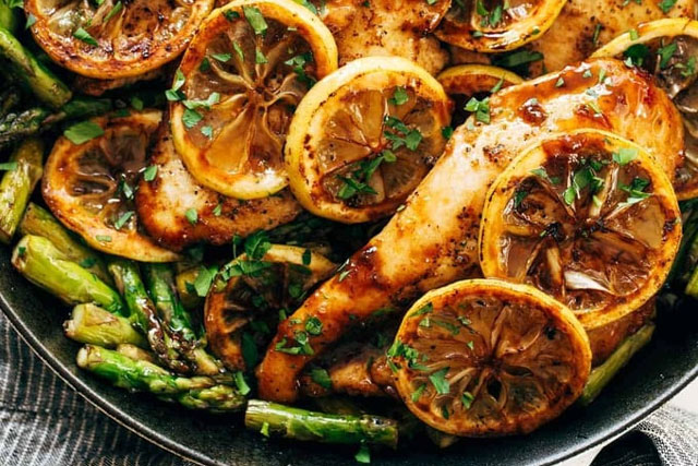 Pinch of Yum 5-ingredient lemon chicken and asparagus