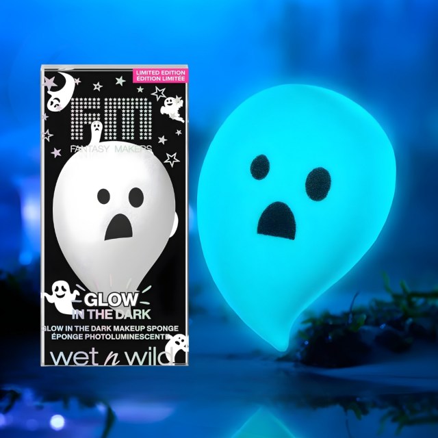 Boo Basket glow in the dark makeup sponge